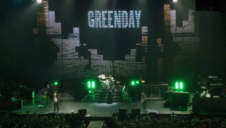 Green Day (ft. Prima Donna and Foxboro Hot Tubs), M.E.N. Arena, October 31 2009