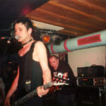 "Zimbl" (Markus Zimmer) und "Reb" (Michael Rebbig) beim THE BATES Konzert 1995 im JUZ Eschwege- Foto: Sascha Nölke