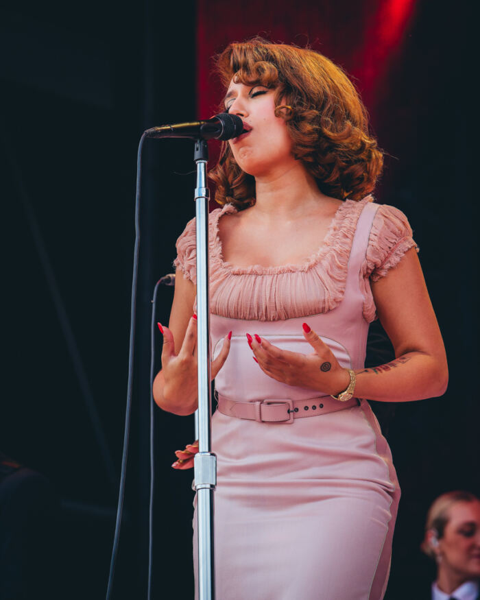 Das war das Lollapalooza Berlin 2025 81 Raye at Lollapalooza Berlin (2025) - Foto: Adina Scharfenberg